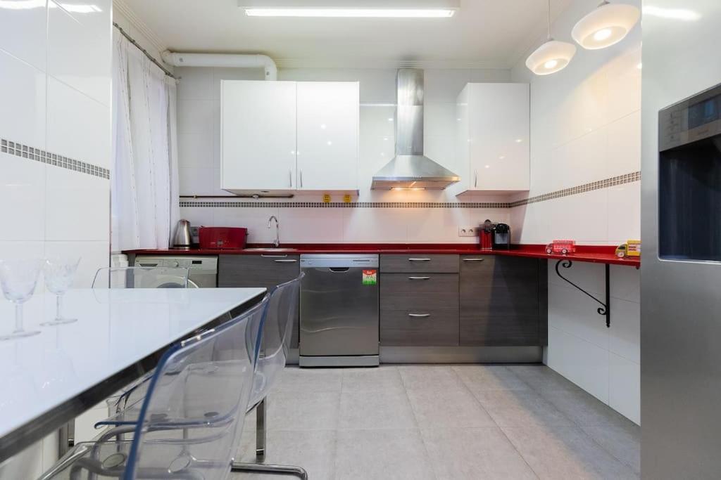 Indautxu Flat Next Stop Bilbao Bagian luar foto