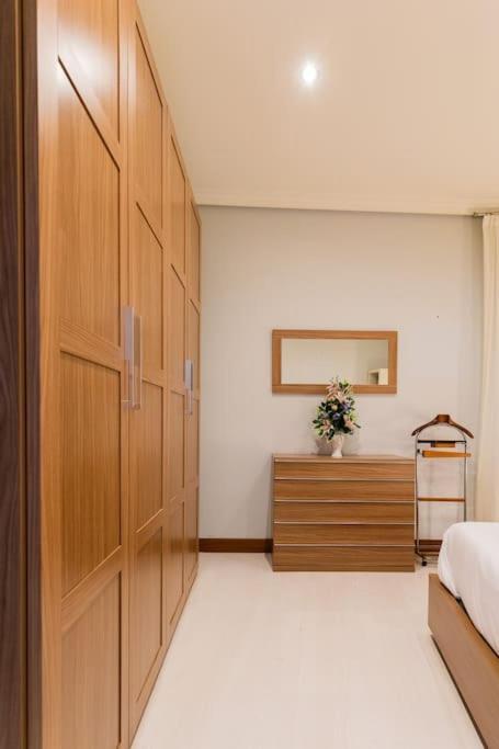 Indautxu Flat Next Stop Bilbao Bagian luar foto