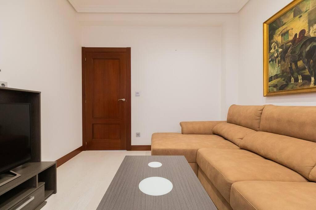 Indautxu Flat Next Stop Bilbao Bagian luar foto