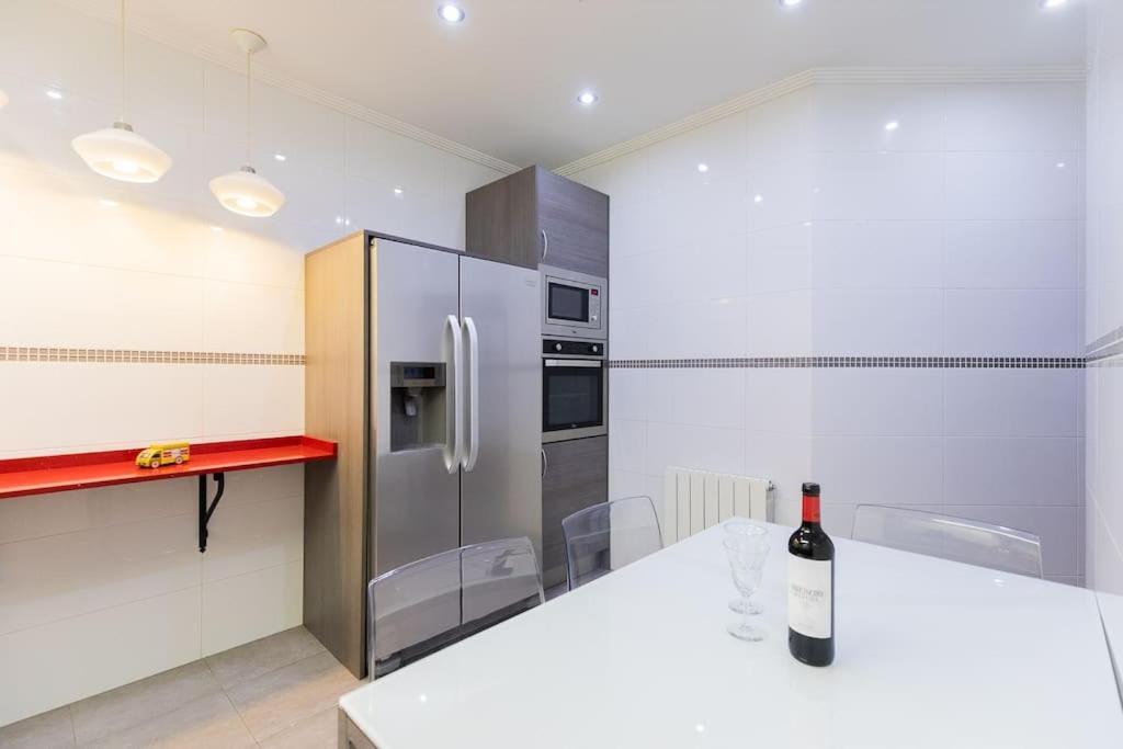 Indautxu Flat Next Stop Bilbao Bagian luar foto