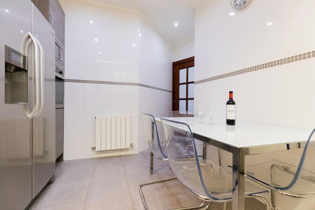 Indautxu Flat Next Stop Bilbao Bagian luar foto