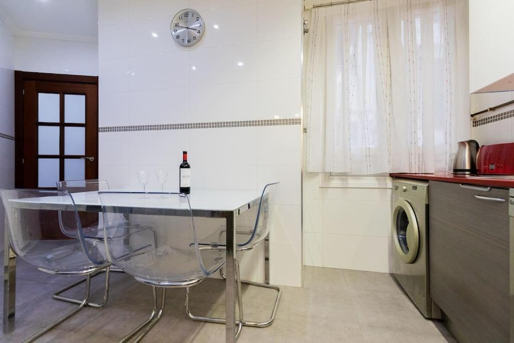 Indautxu Flat Next Stop Bilbao Bagian luar foto