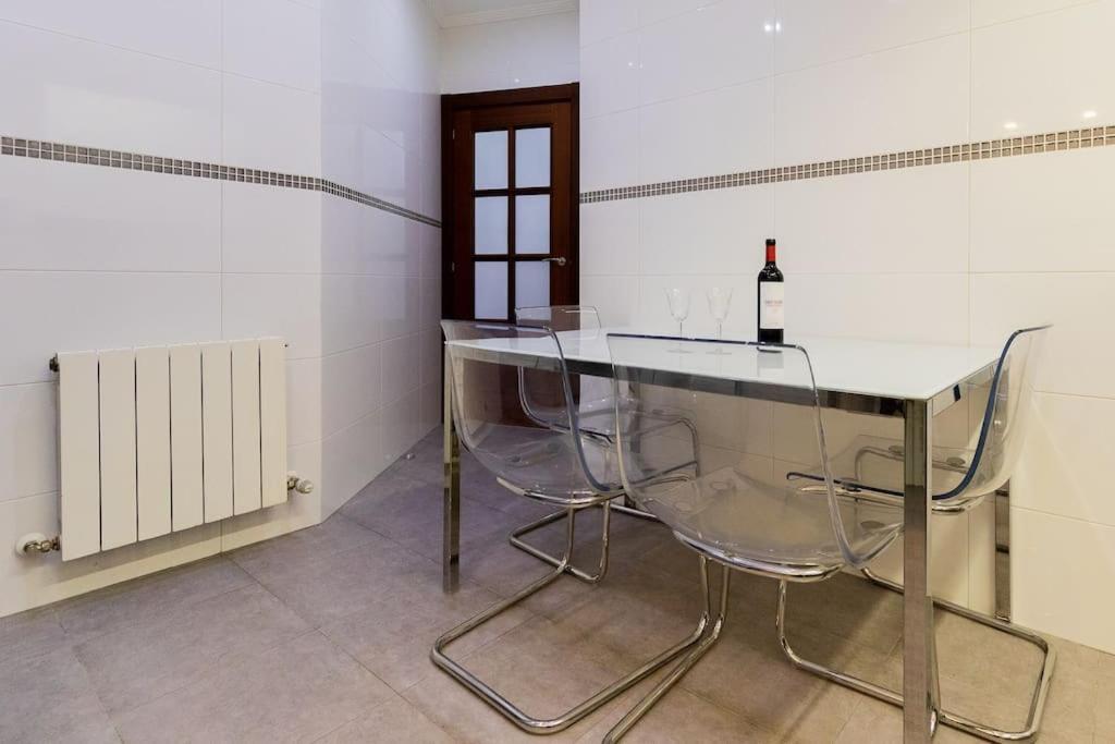 Indautxu Flat Next Stop Bilbao Bagian luar foto